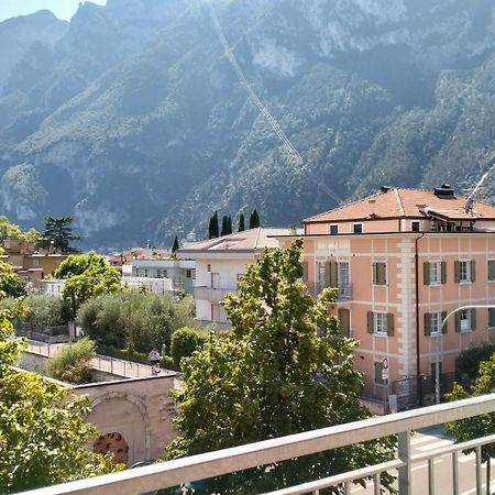 Ferienwohnung Casa Andy & Anne - Attico Riva del Garda Exterior foto