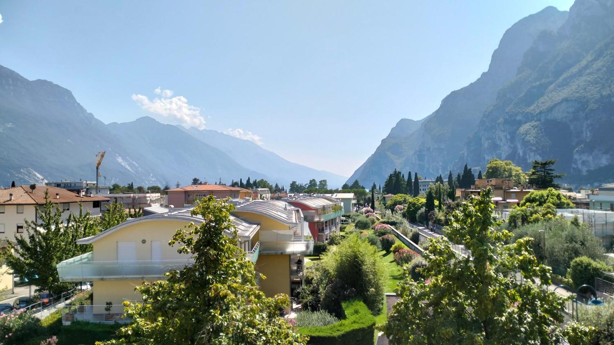 Ferienwohnung Casa Andy & Anne - Attico Riva del Garda Exterior foto