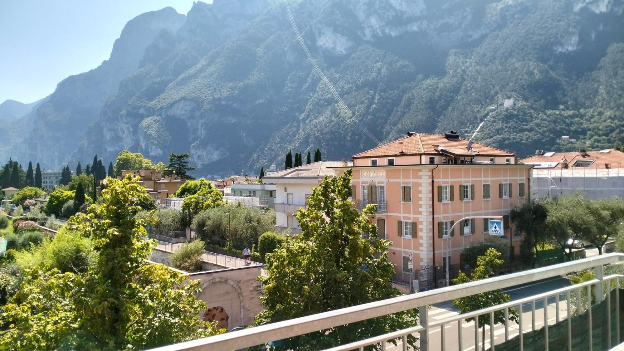 Ferienwohnung Casa Andy & Anne - Attico Riva del Garda Exterior foto